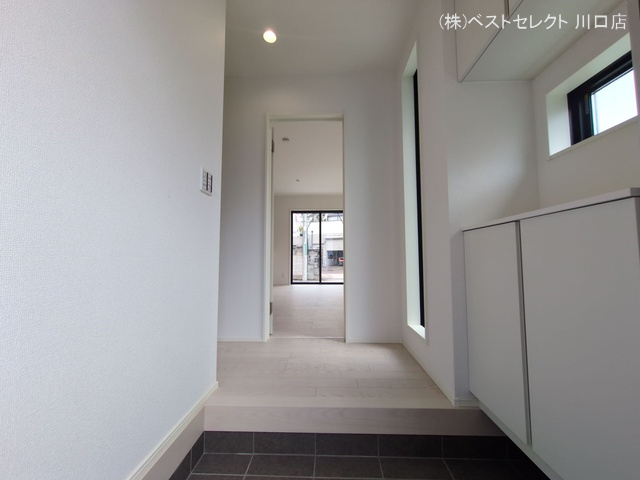 埼玉県川口市南鳩ヶ谷7丁目の新築戸建て玄関写真 2025年9月11日撮影