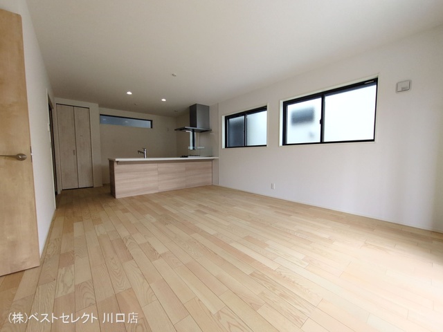 埼玉県川口市南鳩ヶ谷7丁目の新築戸建てリビング写真 2025年9月11日撮影