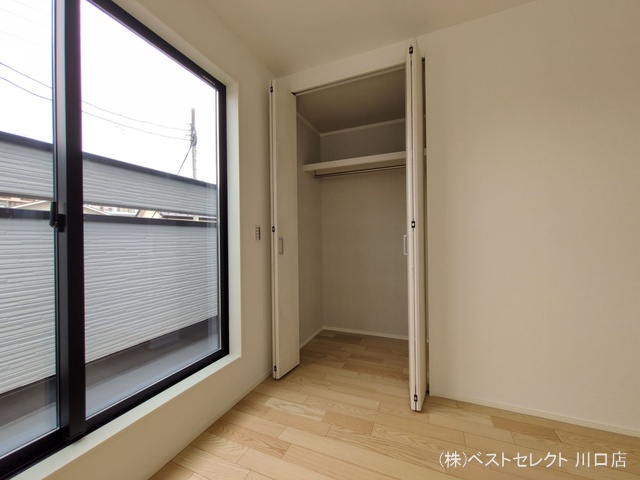 埼玉県川口市南鳩ヶ谷７丁目の新築戸建て収納(ウォークインクローゼット)写真 2025年9月11日撮影