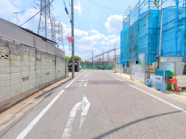 埼玉県川口市南鳩ヶ谷7丁目の新築戸建てシート写真 2025年7月3日撮影