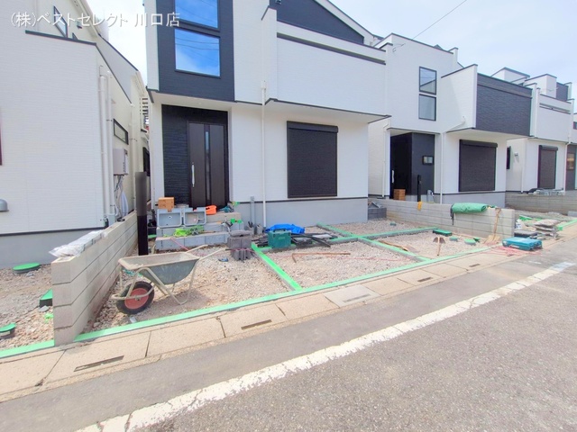 埼玉県川口市南鳩ヶ谷7丁目の新築戸建て外構写真 2025年7月31日撮影