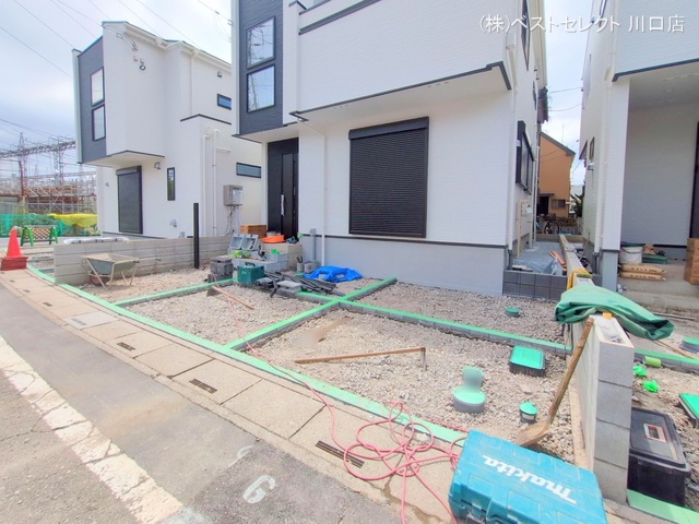 埼玉県川口市南鳩ヶ谷7丁目の新築戸建て外構写真 2025年7月31日撮影