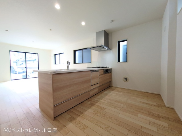 埼玉県川口市南鳩ヶ谷7丁目の新築戸建てキッチン写真 2025年9月11日撮影