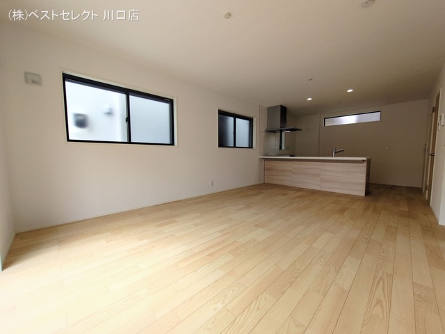 埼玉県川口市南鳩ヶ谷7丁目の新築戸建てリビング写真 2025年9月11日撮影