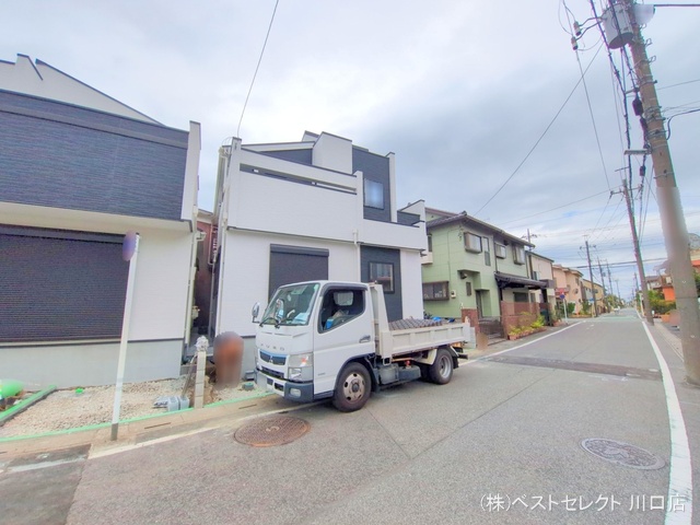 埼玉県川口市南鳩ヶ谷7丁目の新築戸建て外構写真 2025年7月31日撮影