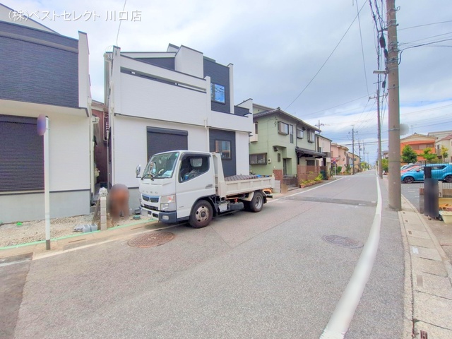 埼玉県川口市南鳩ヶ谷7丁目の新築戸建て外構写真 2025年7月31日撮影