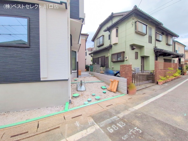 埼玉県川口市南鳩ヶ谷7丁目の新築戸建て外構写真 2025年7月31日撮影
