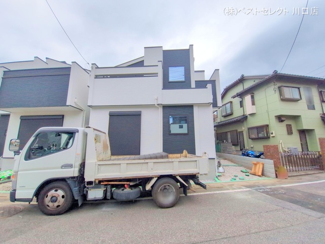 埼玉県川口市南鳩ヶ谷7丁目の新築戸建て外構写真 2025年7月31日撮影