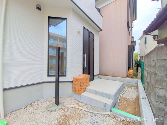 埼玉県川口市南鳩ヶ谷7丁目の新築戸建て外構写真 2025年7月31日撮影