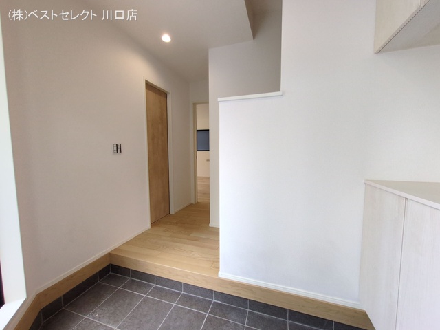 埼玉県川口市南鳩ヶ谷7丁目の新築戸建て玄関写真 2025年9月11日撮影
