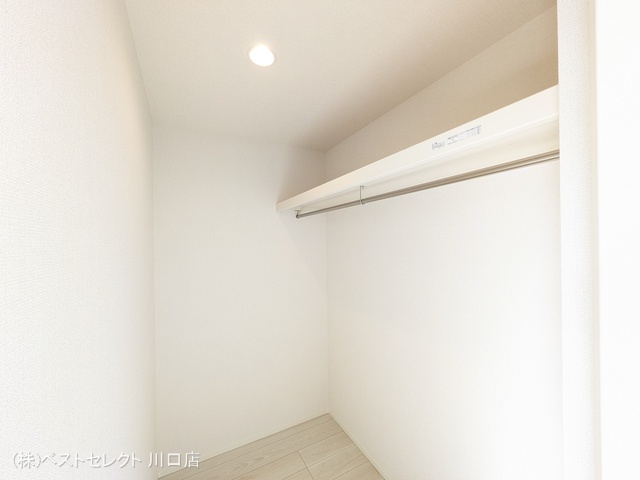 埼玉県川口市前川町４丁目の新築戸建て収納(ウォークインクローゼット)写真 2025年12月21日撮影
