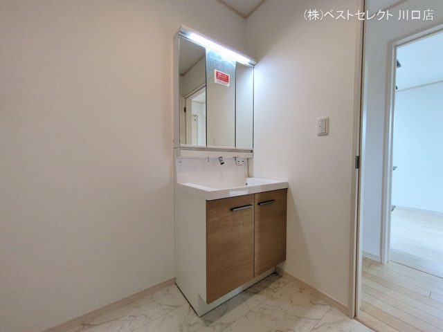 埼玉県川口市南鳩ヶ谷1丁目の新築戸建て洗面所写真 2025年9月18日撮影