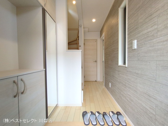 埼玉県川口市南鳩ヶ谷1丁目の新築戸建て玄関写真 2025年9月18日撮影