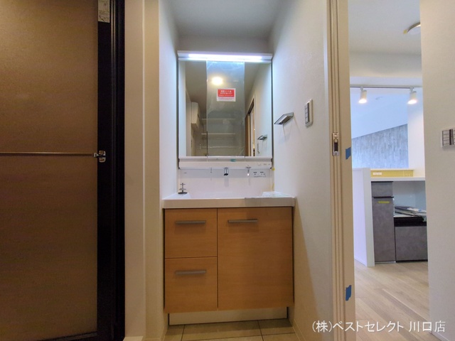 埼玉県川口市金山町のマンション『コスモ川口サンスクエア』洗面所写真 2025年7月31日撮影