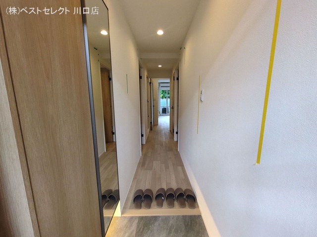 埼玉県川口市金山町のマンション『コスモ川口サンスクエア』玄関写真 2025年7月31日撮影