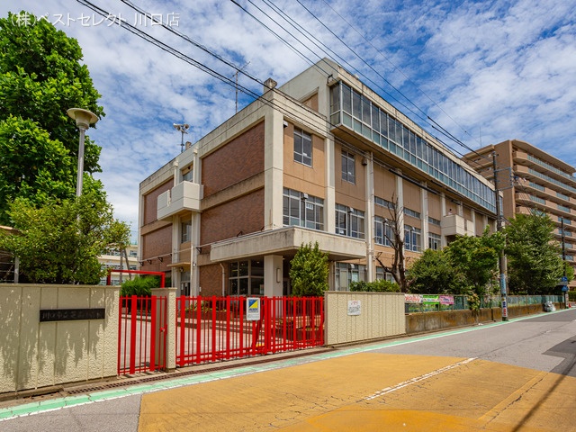 川口市立芝南小学校 距離400m