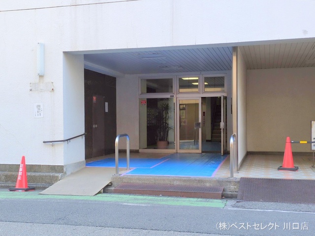 埼玉県蕨市中央1丁目のマンション『わらびリーフハイツ』エントランス写真 2025年2月3日撮影