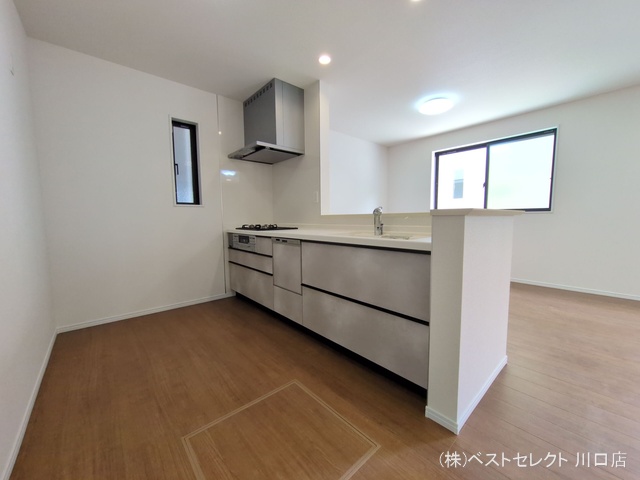 埼玉県川口市芝宮根町の新築戸建てキッチン写真 2025年9月21日撮影