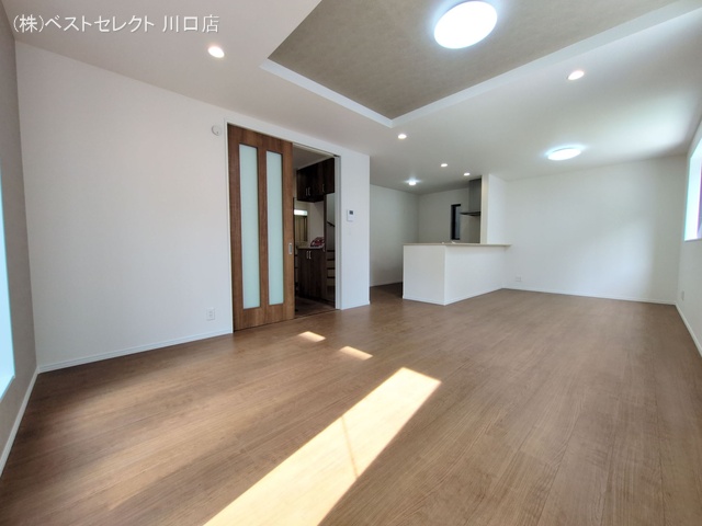 埼玉県川口市芝宮根町の新築戸建てリビング写真 2025年9月21日撮影
