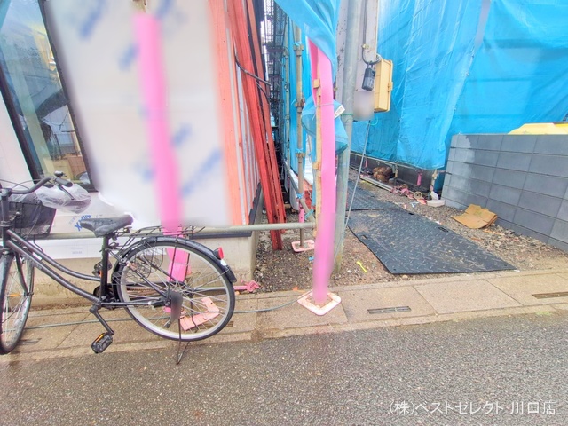 埼玉県川口市芝宮根町の新築戸建てシート写真 2025年5月29日撮影