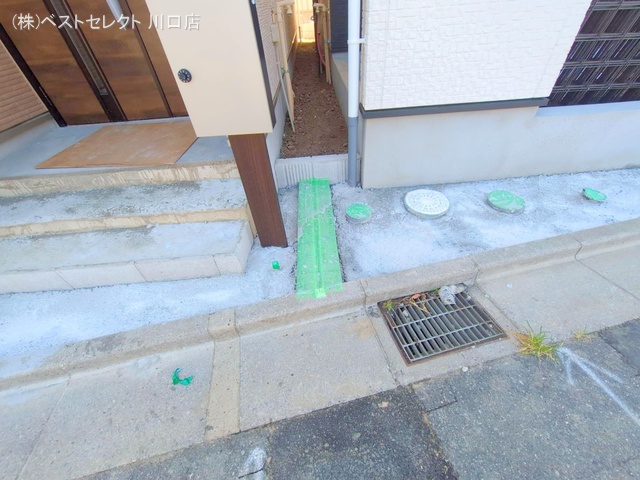 埼玉県川口市芝宮根町の新築戸建て外構写真 2025年7月28日撮影