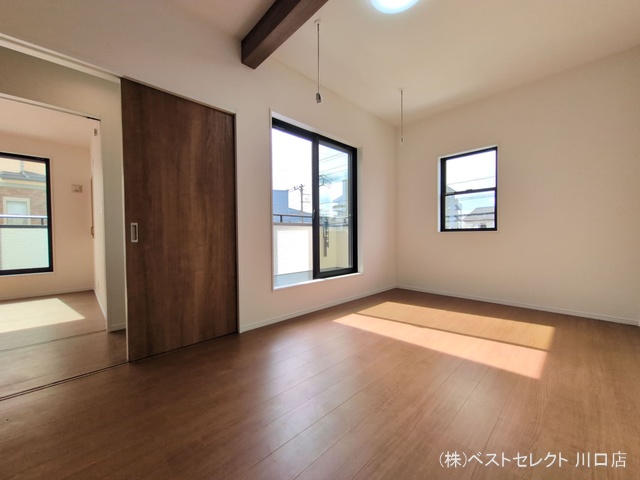 埼玉県川口市芝宮根町の新築戸建て居室メイン写真 2025年9月21日撮影