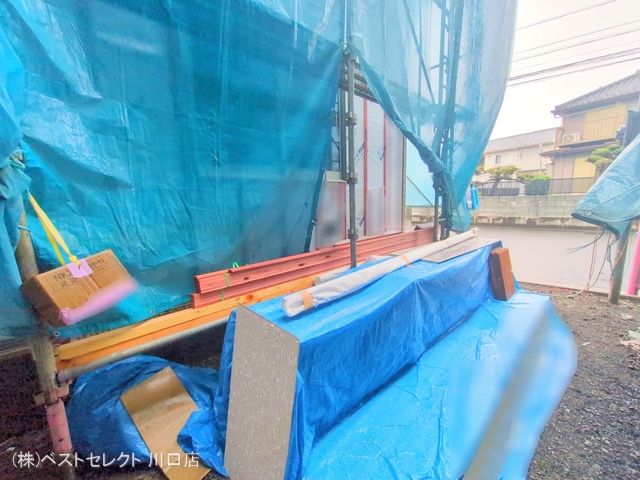 埼玉県川口市芝宮根町の新築戸建てシート写真 2025年5月29日撮影