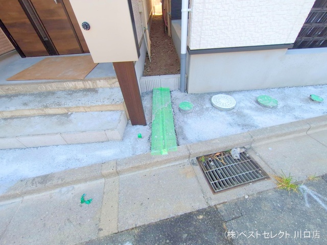 埼玉県川口市芝宮根町の新築戸建て外構写真 2025年7月28日撮影