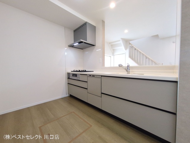 埼玉県川口市芝宮根町の新築戸建てキッチン写真 2025年9月21日撮影