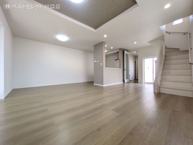 埼玉県川口市芝宮根町の新築戸建てリビング写真 2025年9月21日撮影