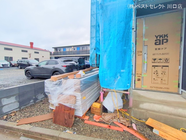 埼玉県川口市芝宮根町の新築戸建てシート写真 2025年5月29日撮影