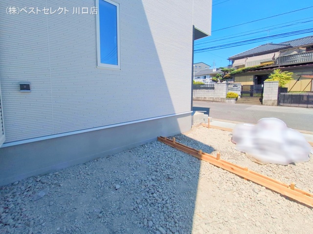 埼玉県川口市芝宮根町の新築戸建て外構写真 2025年7月28日撮影