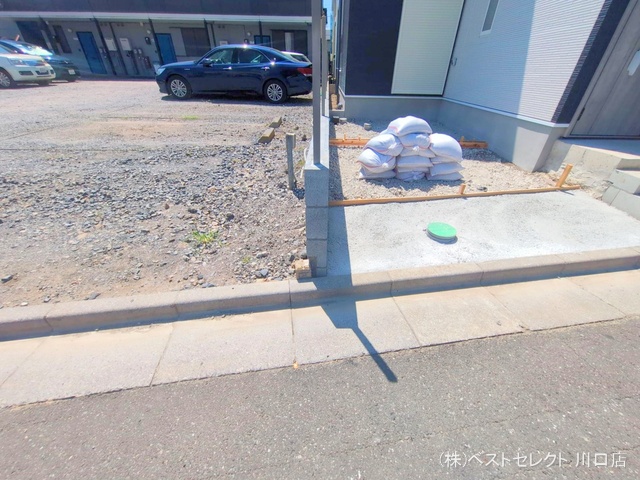 埼玉県川口市芝宮根町の新築戸建て外構写真 2025年7月28日撮影