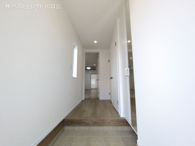 埼玉県川口市芝宮根町の新築戸建て玄関写真 2025年9月21日撮影