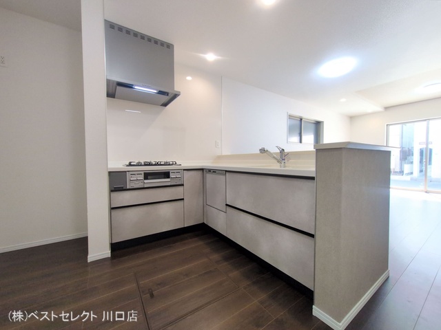 埼玉県川口市芝宮根町の新築戸建てキッチン写真 2025年9月24日撮影