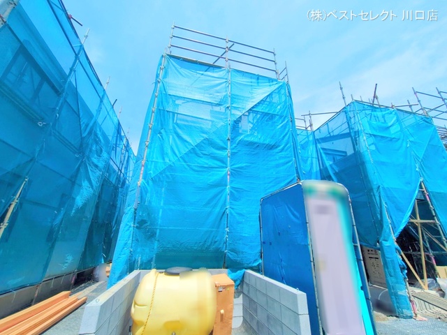 埼玉県川口市芝宮根町の新築戸建てシート写真 2025年6月29日撮影