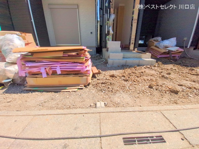 埼玉県川口市芝宮根町の新築戸建て外構写真 2025年7月28日撮影