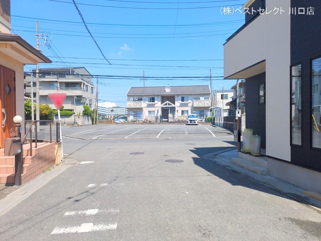 埼玉県川口市芝宮根町の新築戸建て外構写真 2025年7月28日撮影