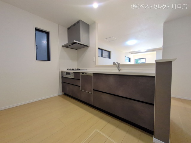 埼玉県川口市芝宮根町の新築戸建てキッチン写真 2025年9月24日撮影