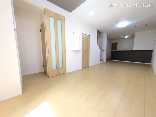埼玉県川口市芝宮根町の新築戸建てリビング写真 2025年9月24日撮影