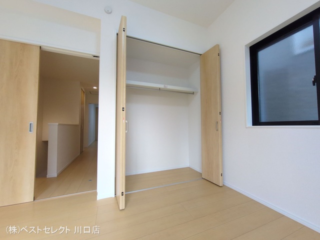 埼玉県川口市芝宮根町の新築戸建て収納(ウォークインクローゼット)写真 2025年9月24日撮影