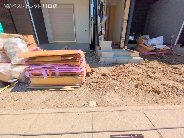 埼玉県川口市芝宮根町の新築戸建て外構写真 2025年7月28日撮影