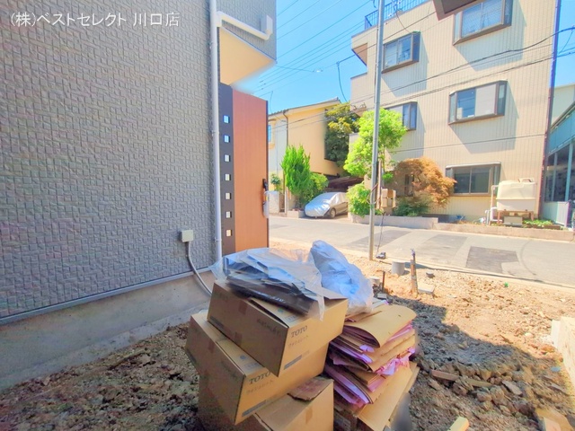 埼玉県川口市芝宮根町の新築戸建て外構写真 2025年7月28日撮影