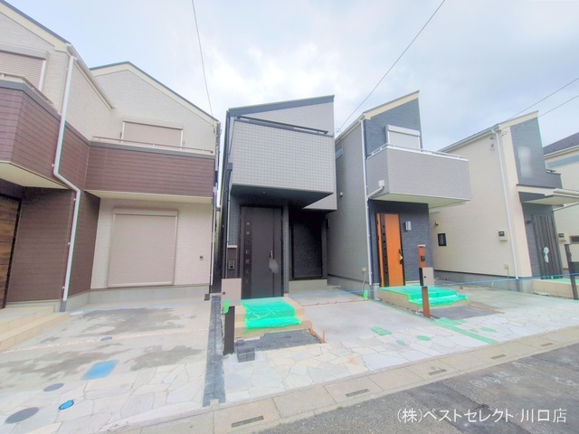 埼玉県川口市芝宮根町の新築戸建て外構写真 2025年9月9日撮影