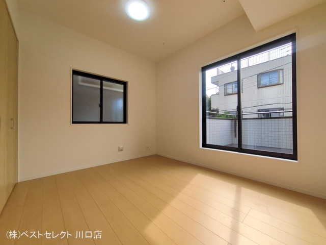 埼玉県川口市芝宮根町の新築戸建て居室メイン写真 2025年9月24日撮影