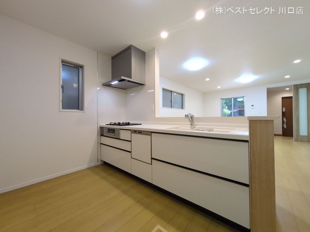 埼玉県川口市芝宮根町の新築戸建てキッチン写真 2025年10月15日撮影