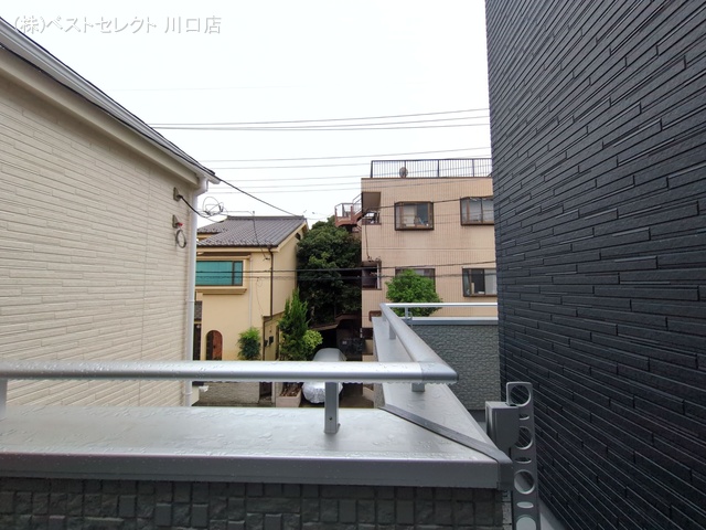 埼玉県川口市芝宮根町の新築戸建てバルコニー写真 2025年10月15日撮影
