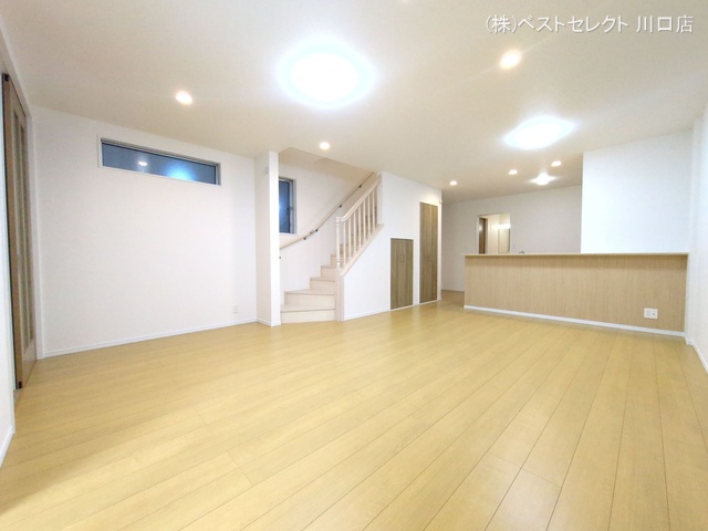埼玉県川口市芝宮根町の新築戸建てリビング写真 2025年10月15日撮影