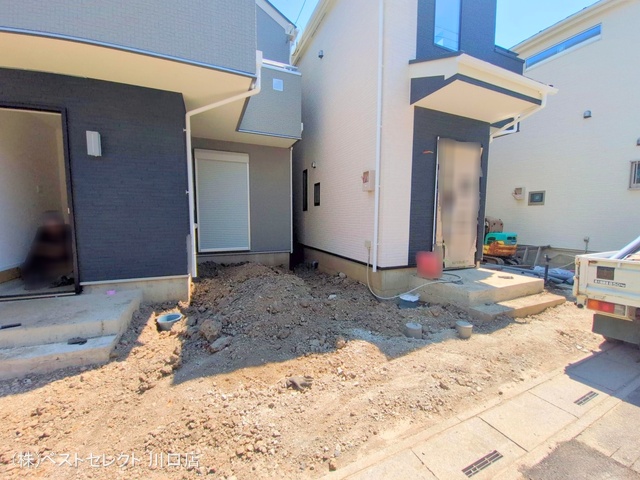 埼玉県川口市芝宮根町の新築戸建て外構写真 2025年7月28日撮影