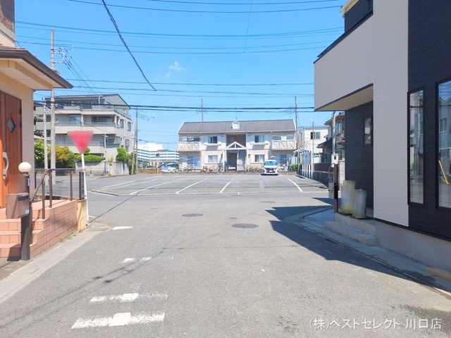 埼玉県川口市芝宮根町の新築戸建て外構写真 2025年7月28日撮影